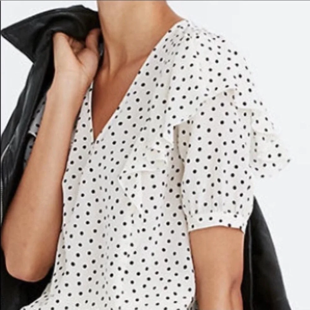 Madewell Silk V-Neck Shoulder-Ruffle Top in Inkbrush‎ Dots S